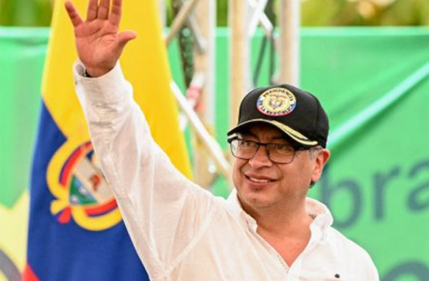 Presidente colombiano marchará con trabajadores por justicia social